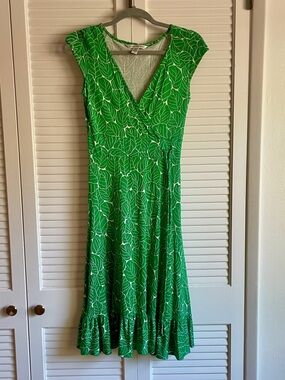 Diane Von Furstenberg Green Leaf Wrap 100% Silk Midi Dress Sz 4